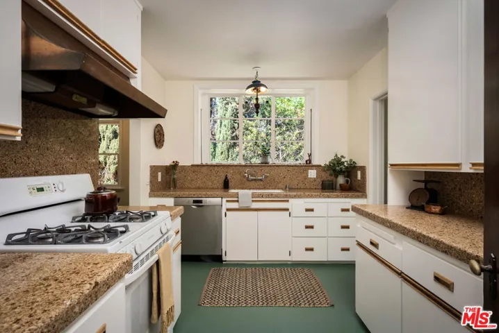 126 S San Marino Avenue, Pasadena, California 91107