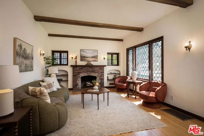 126 S San Marino Avenue, Pasadena, California 91107