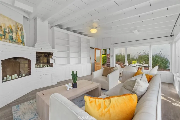 The studio is 320 sq.ft. and a versatile living space, perfect for home office, gym, playroom, den, or library.