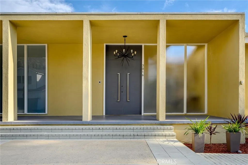 3016 Arrowhead Drive, Los Angeles, California 90068 home-pic-1