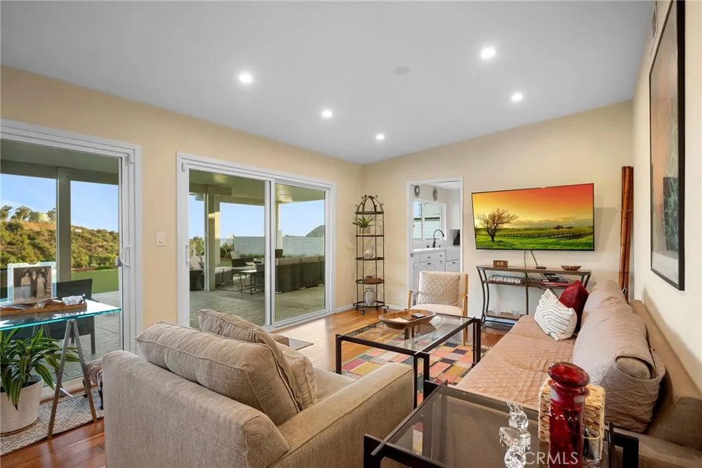 3016 Arrowhead Drive, Los Angeles, California 90068 home-pic-30
