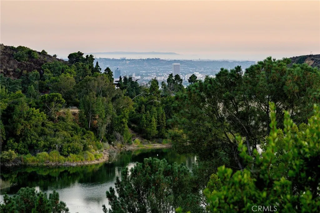 3016 Arrowhead Drive, Los Angeles, California 90068 home-pic-6