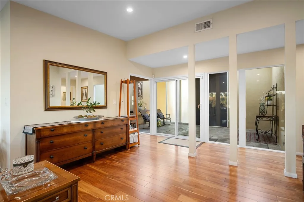 3016 Arrowhead Drive, Los Angeles, California 90068 home-pic-28