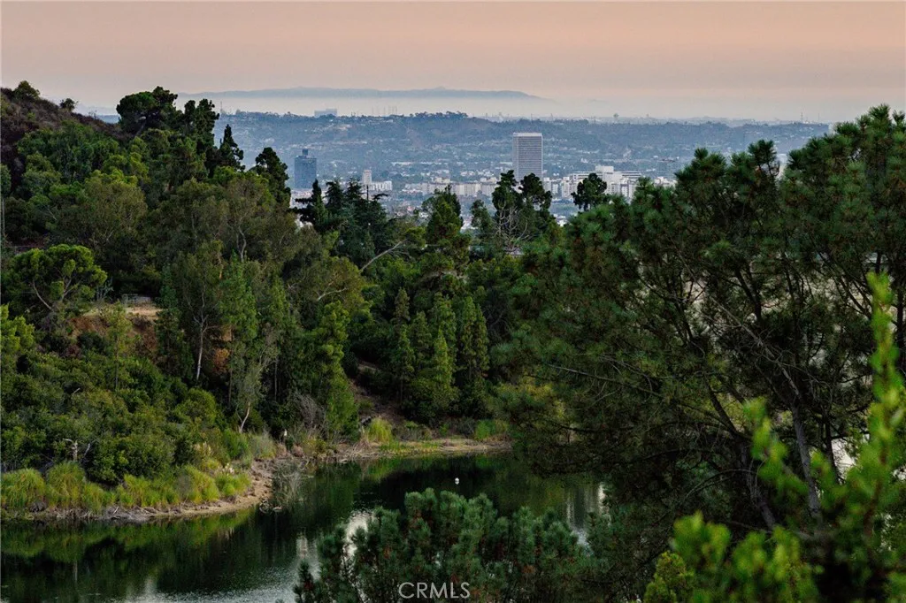 3016 Arrowhead Drive, Los Angeles, California 90068 home-pic-4