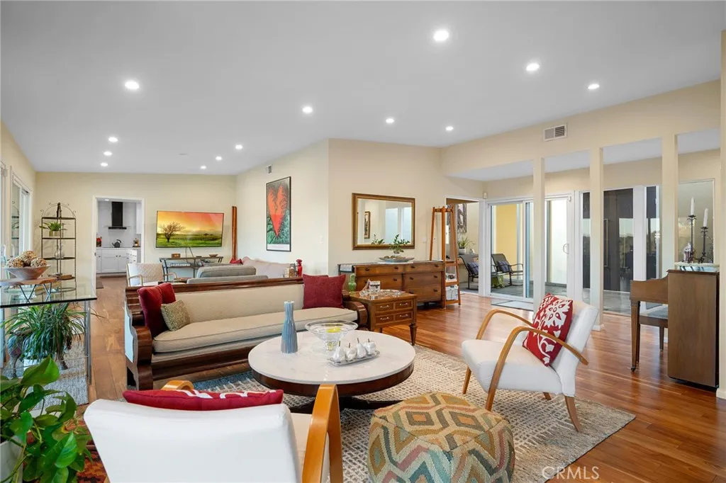 3016 Arrowhead Drive, Los Angeles, California 90068 home-pic-32