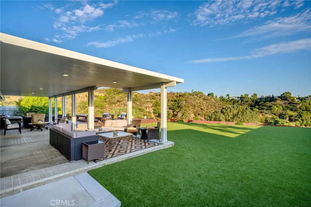 3016 Arrowhead Drive, Los Angeles, California 90068 home-pic-18
