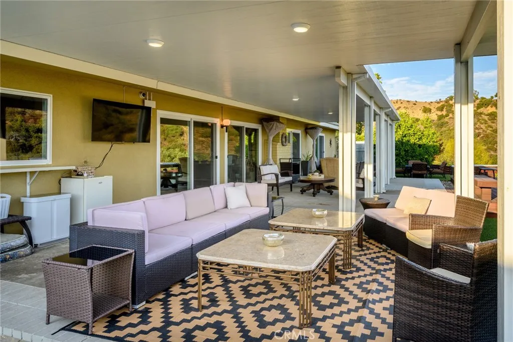 3016 Arrowhead Drive, Los Angeles, California 90068 home-pic-21