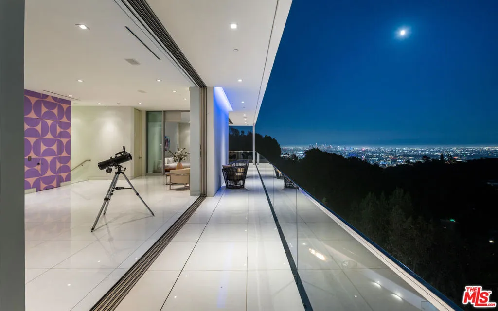 7080 Mulholland Drive, Los Angeles, California 90068 home-pic-5