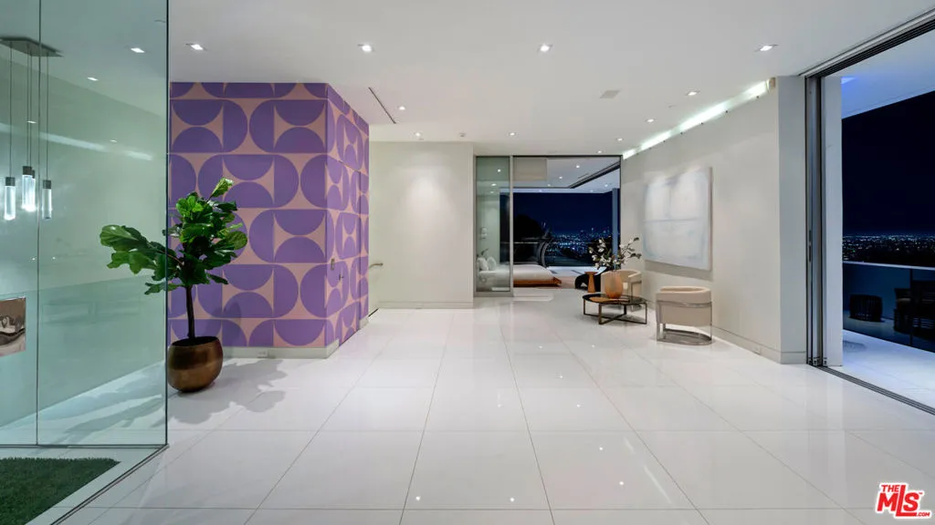 7080 Mulholland Drive, Los Angeles, California 90068 home-pic-4