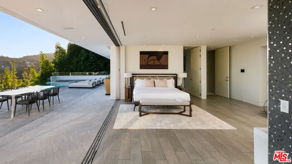 7080 Mulholland Drive, Los Angeles, California 90068 home-pic-13