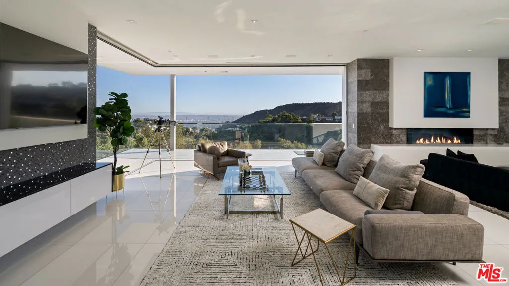 7080 Mulholland Drive, Los Angeles, California 90068 home-pic-8