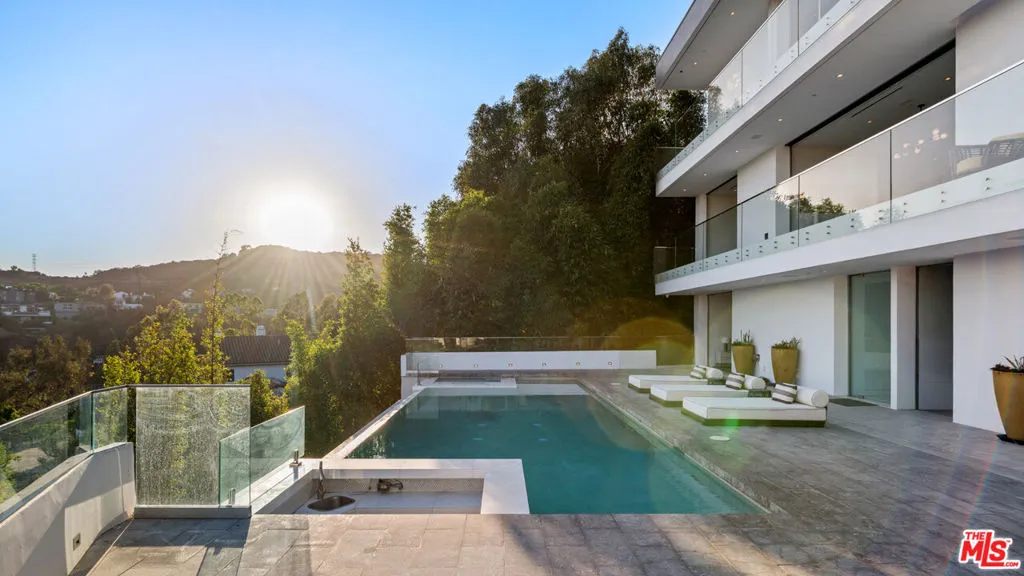 7080 Mulholland Drive, Los Angeles, California 90068 home-pic-19