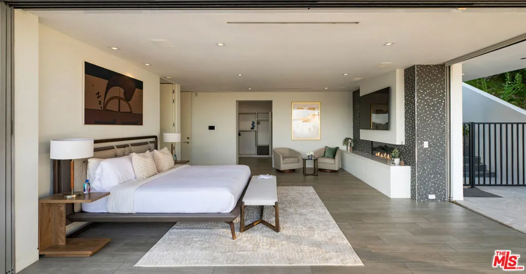 7080 Mulholland Drive, Los Angeles, California 90068 home-pic-14