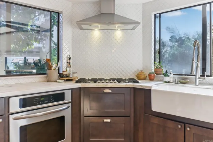 2411 Sacada Circle, Carlsbad, California 92009