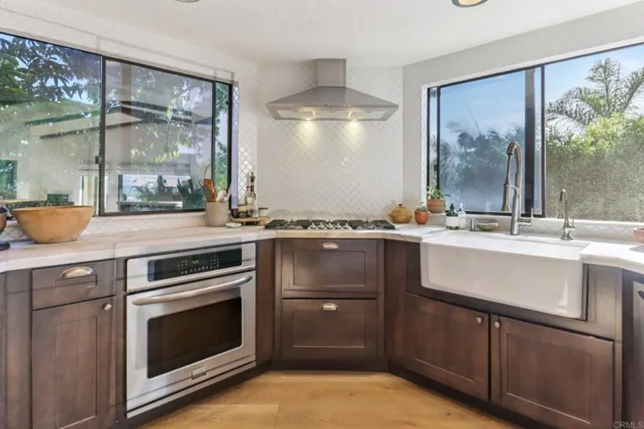 2411 Sacada Circle, Carlsbad, California 92009