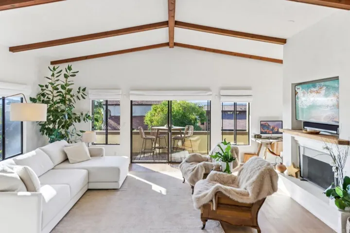 2411 Sacada Circle, Carlsbad, California 92009