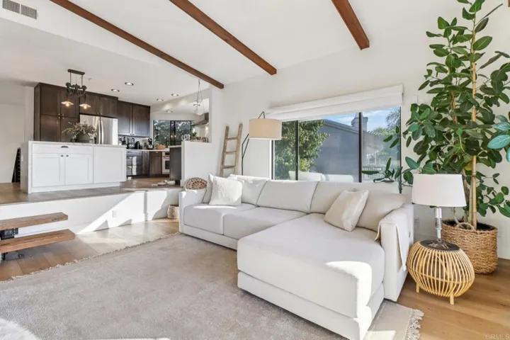 2411 Sacada Circle, Carlsbad, California 92009