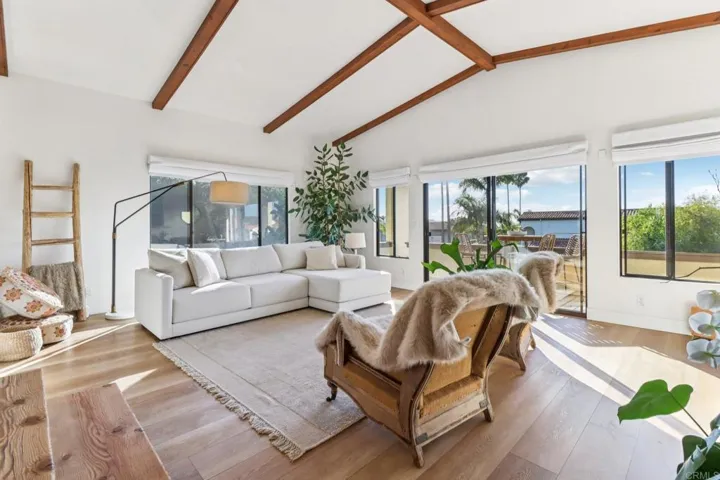 2411 Sacada Circle, Carlsbad, California 92009