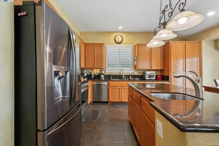 2821 Oxford Ln, Tracy, California 95377-5381