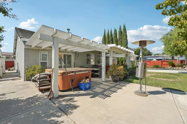 2821 Oxford Ln, Tracy, California 95377-5381