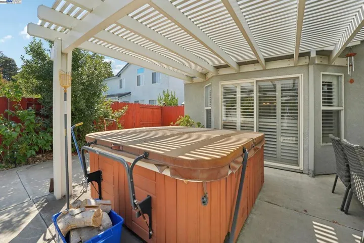 2821 Oxford Ln, Tracy, California 95377-5381