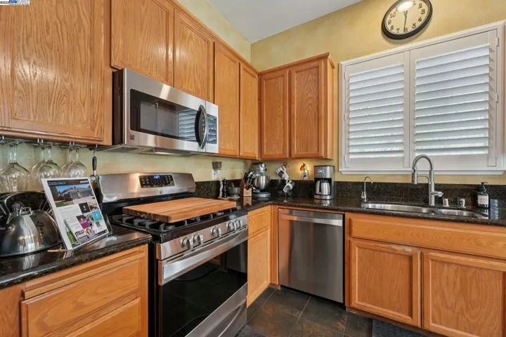 2821 Oxford Ln, Tracy, California 95377-5381