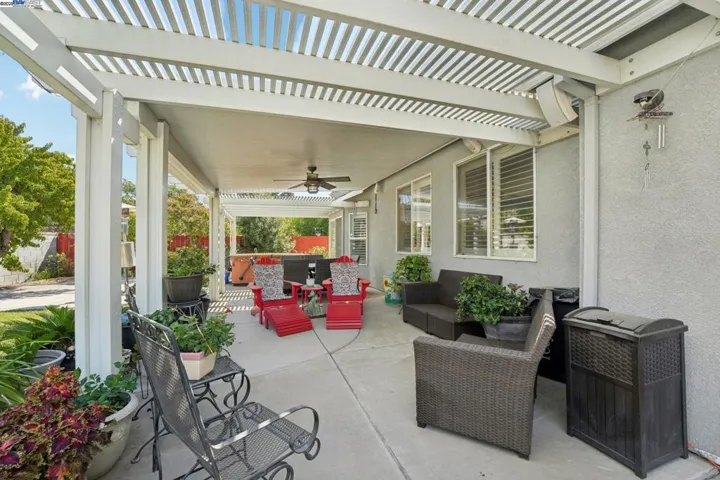 2821 Oxford Ln, Tracy, California 95377-5381