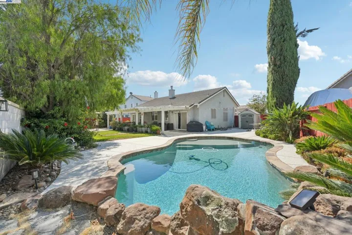 2821 Oxford Ln, Tracy, California 95377-5381