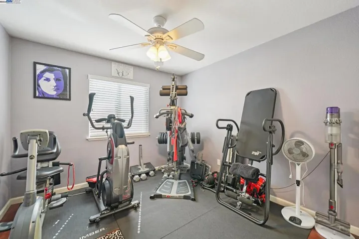 2821 Oxford Ln, Tracy, California 95377-5381
