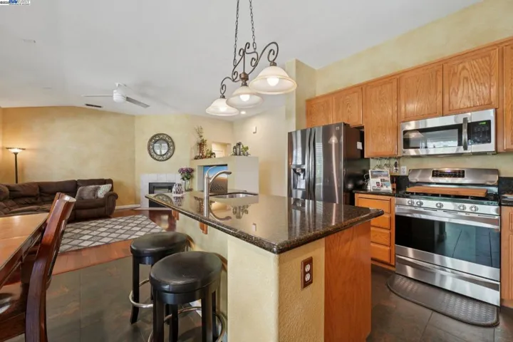 2821 Oxford Ln, Tracy, California 95377-5381