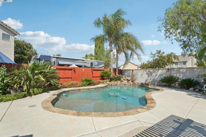 2821 Oxford Ln, Tracy, California 95377-5381