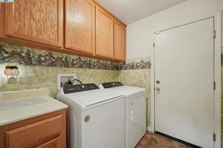 2821 Oxford Ln, Tracy, California 95377-5381