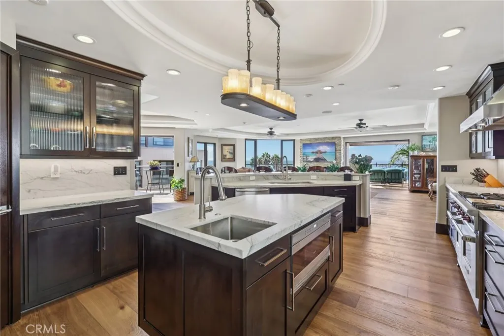 357 Coast Boulevard S, La Jolla, California 92037 home-pic-19