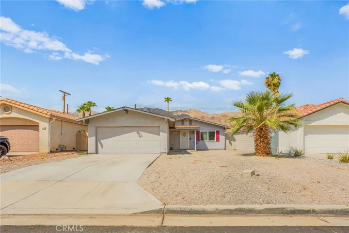 52425 Avenida Mendoza, La Quinta, California 92253