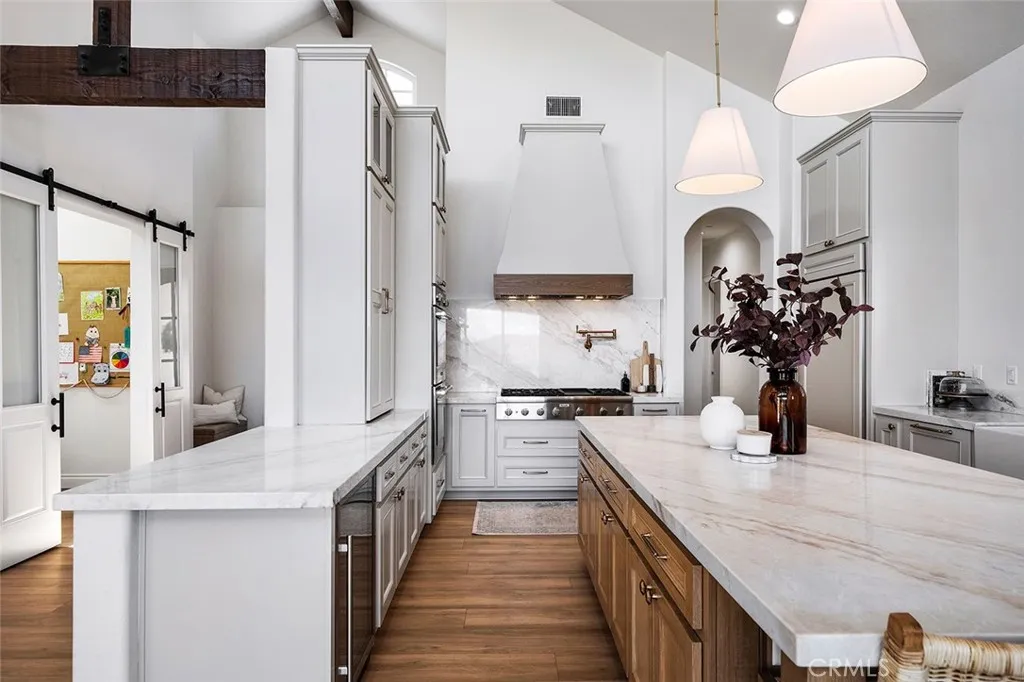 38566 Vista Del Bosque, Murrieta, California 92562 home-pic-16