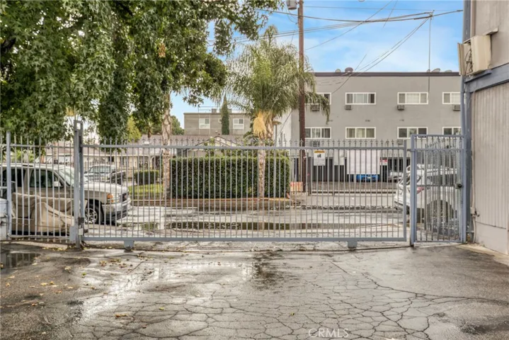 7100 Woodman Avenue, Van Nuys, California 91405