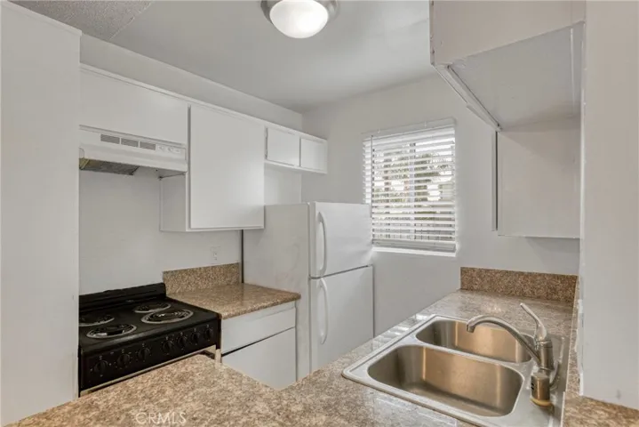 7100 Woodman Avenue, Van Nuys, California 91405