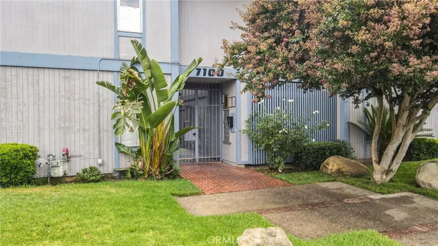 7100 Woodman Avenue, Van Nuys, California 91405
