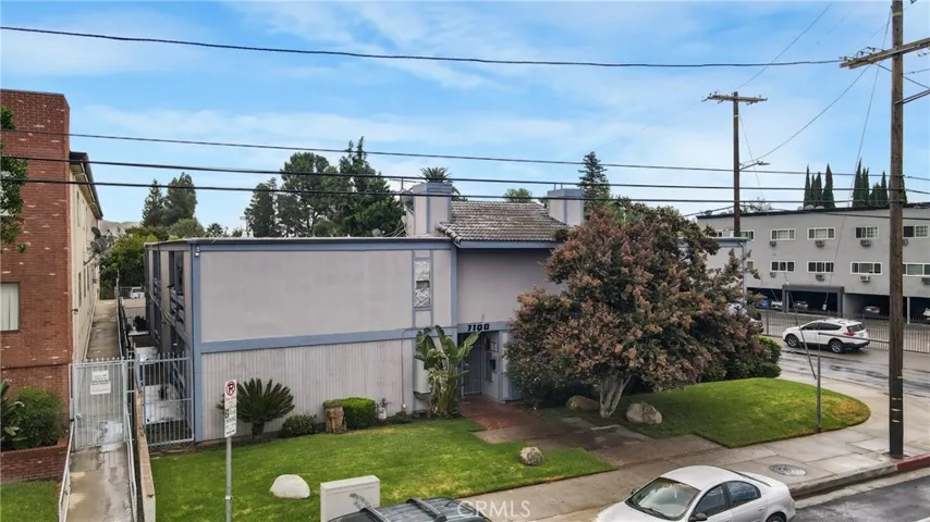 7100 Woodman Avenue, Van Nuys, California 91405