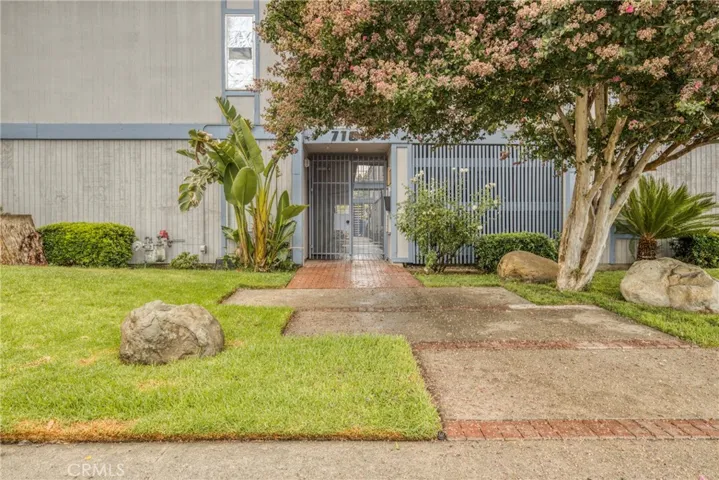 7100 Woodman Avenue, Van Nuys, California 91405