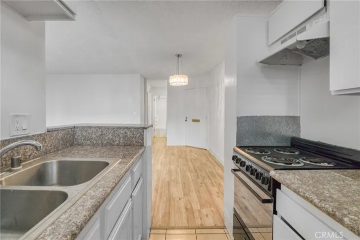 7100 Woodman Avenue, Van Nuys, California 91405