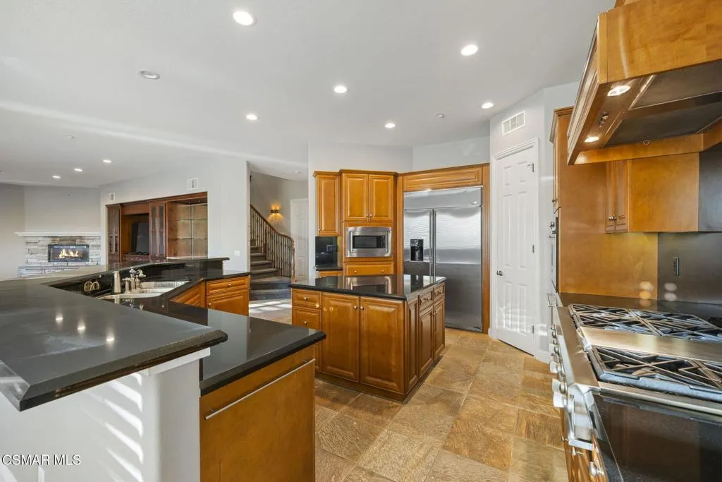 12364 Palmer Drive, Moorpark, California 93021 home-pic-4