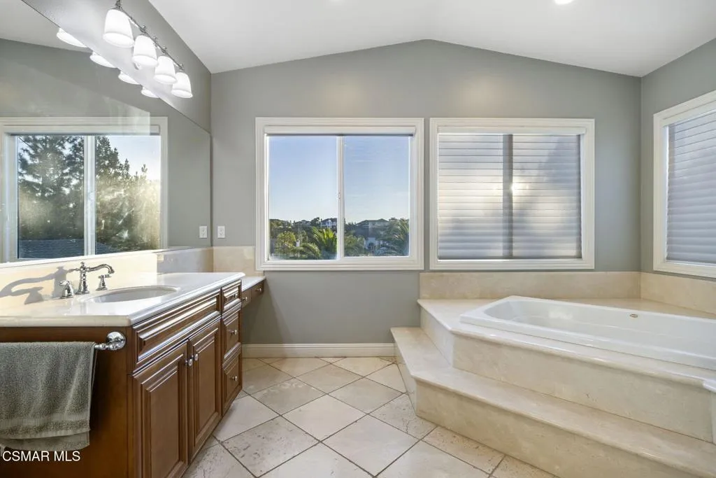 12364 Palmer Drive, Moorpark, California 93021 home-pic-12