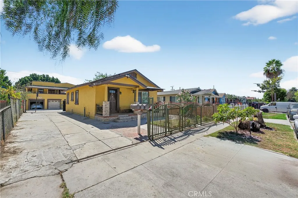 1008 E 74th Street, Los Angeles, California 90001 home-pic-23