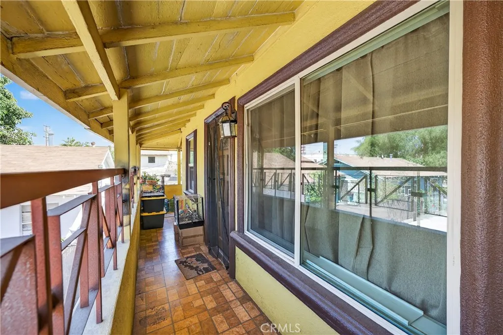 1008 E 74th Street, Los Angeles, California 90001 home-pic-13