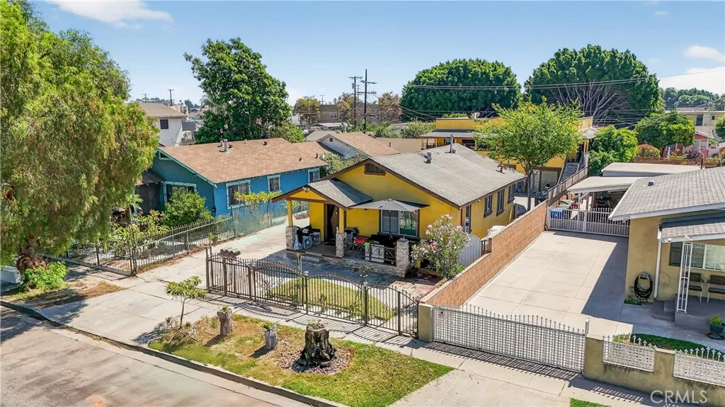 1008 E 74th Street, Los Angeles, California 90001 home-pic-21