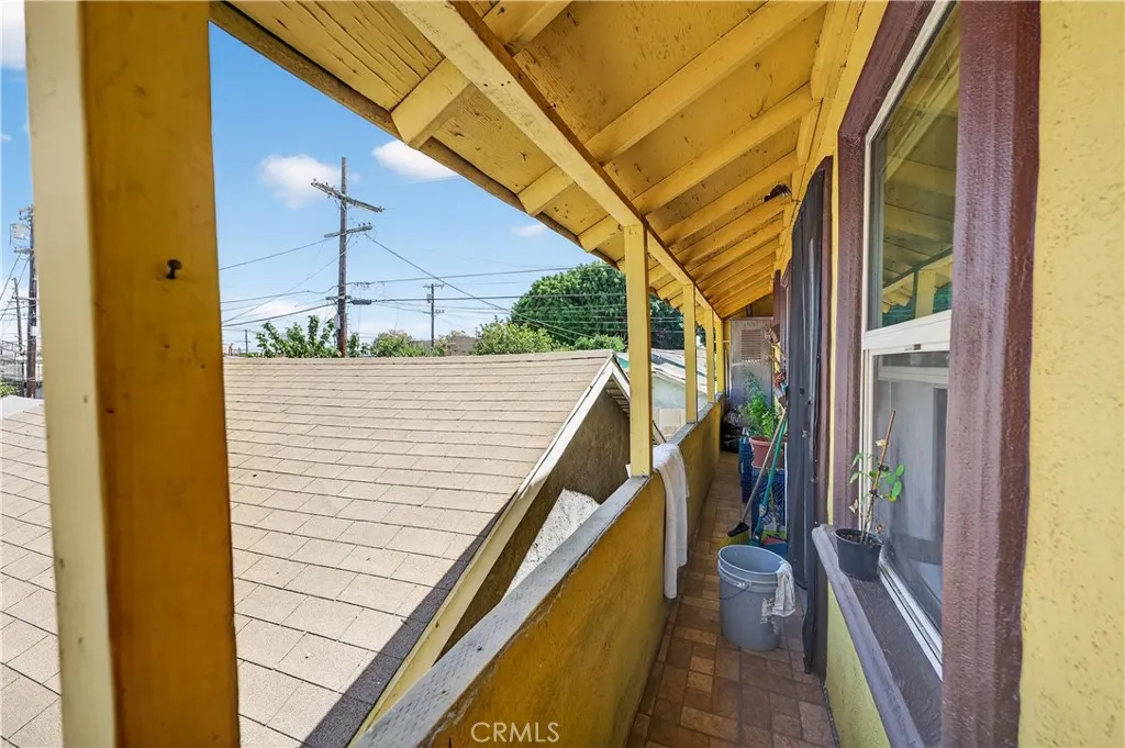 1008 E 74th Street, Los Angeles, California 90001 home-pic-14