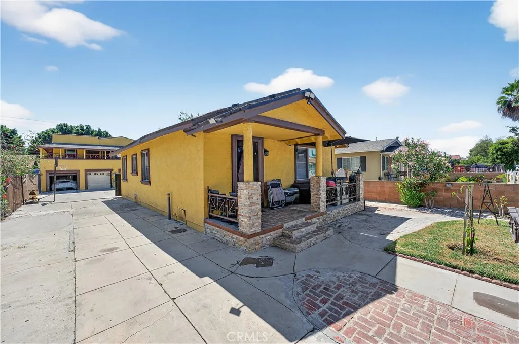 1008 E 74th Street, Los Angeles, California 90001 home-pic-0