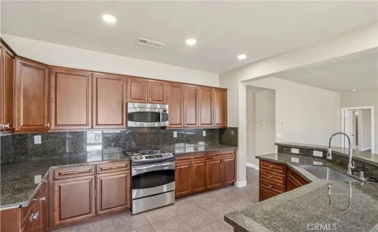 5246 Paseo Callado, Hemet, California 92545