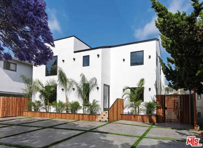 1450 S Holt Avenue, Los Angeles, California 90035